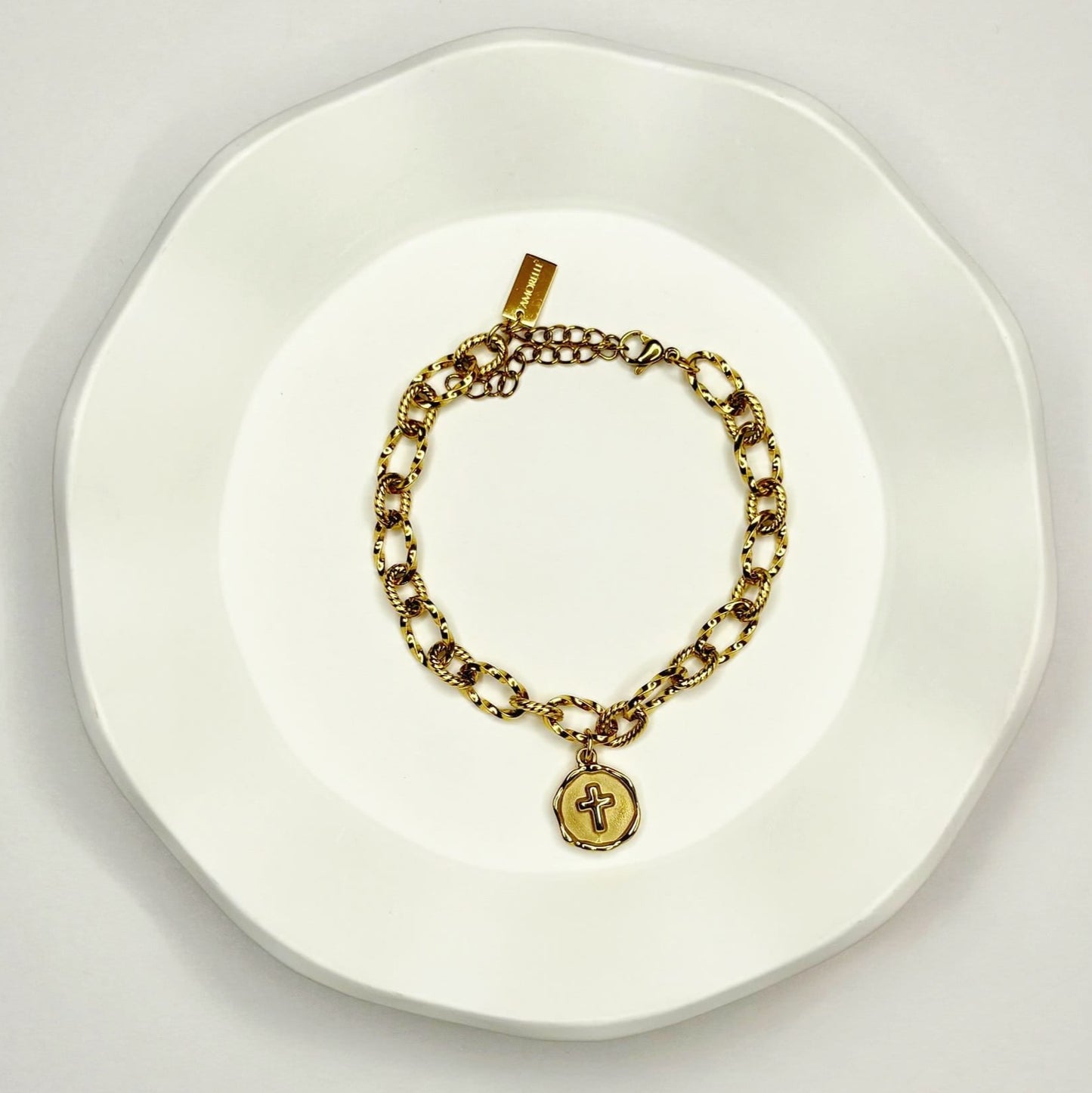 Cruz Eterna Bracelet